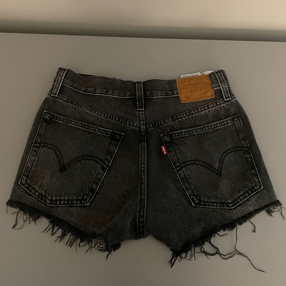 Levi’s 501 Short Fun Night Size 25✨ - Picture 4 of 6